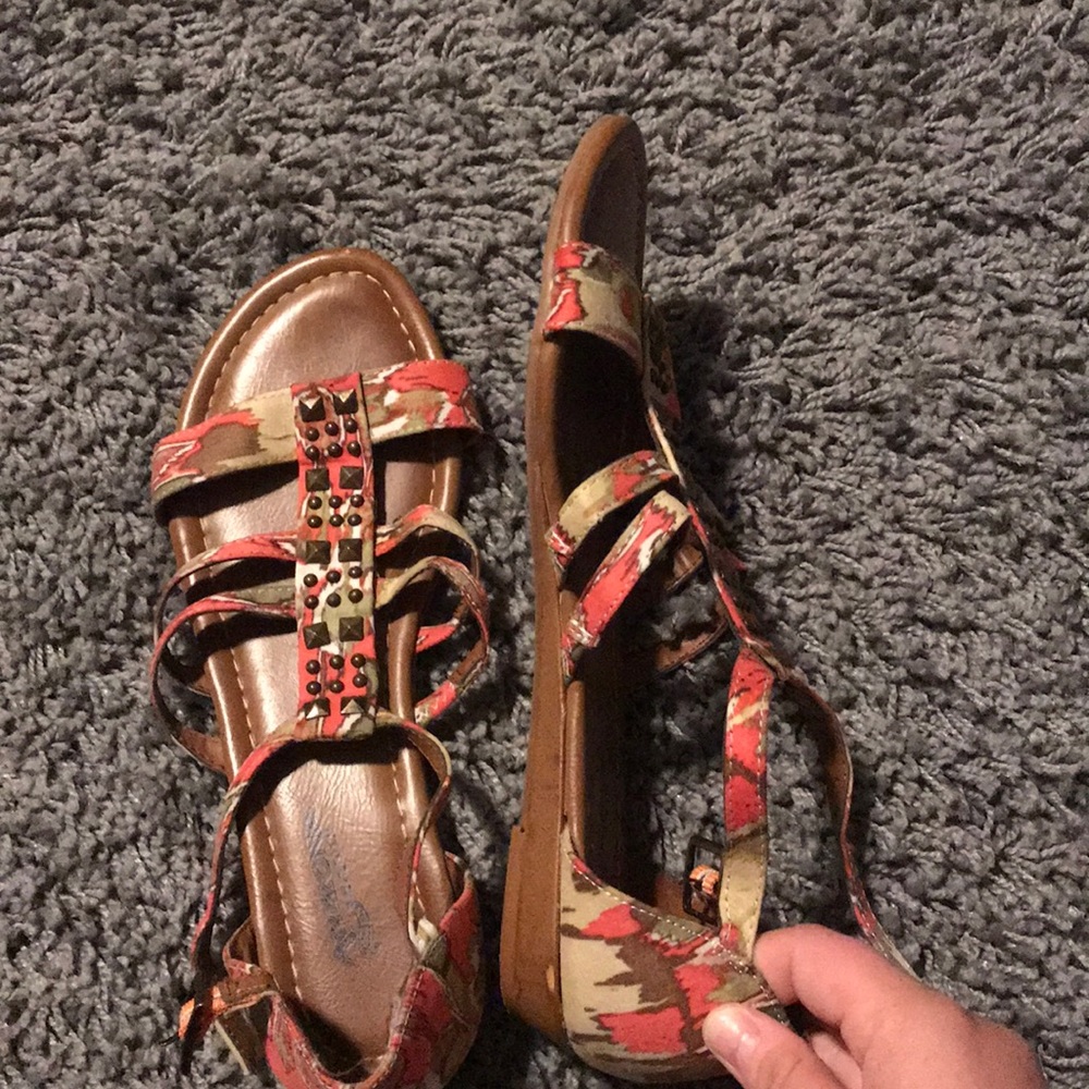 Sandals - Picture 2 of 3